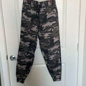 Beverly Hill's men's club polo pants medium camouflaged elastic drawstring waist